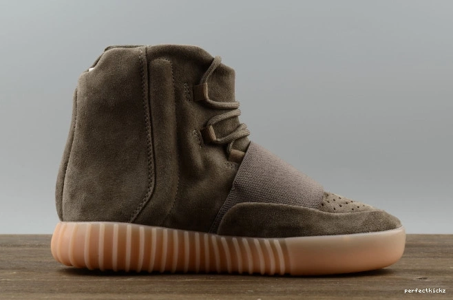 adidas Light Boost BY2456 750 Yeezy Brown 0820